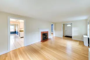 27 Mayflower Cir, Worcester, MA 01606 - Photo 17