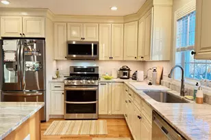 8 Sourwood Cir, Worcester, MA 01605 - Photo 3