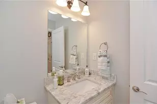8 Sourwood Cir, Worcester, MA 01605 - Photo 11