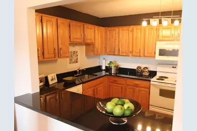 32 Whites Ave #F-7706, Watertown, MA 02472 - Photo 7