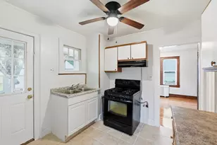 73 Santa Barbara St, Springfield, MA 01104 - Photo 17