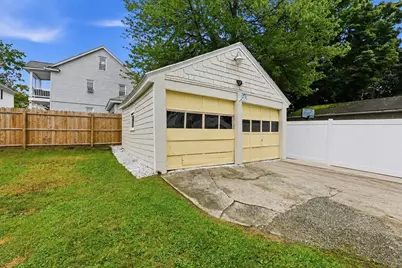 73 Santa Barbara St, Springfield, MA 01104 - Photo 33