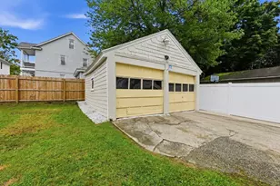 73 Santa Barbara St, Springfield, MA 01104 - Photo 33