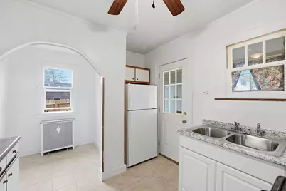 73 Santa Barbara St, Springfield, MA 01104 - Photo 15