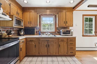 25 Gertrude St, Springfield, MA 01118 - Photo 7