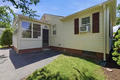 25 Gertrude St, Springfield, MA 01118 - Photo 3