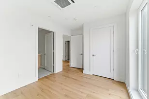 1035 Commonwealth Ave, Boston, MA 02215 - Photo 15