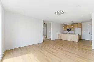 1035 Commonwealth Ave, Boston, MA 02215 - Photo 9