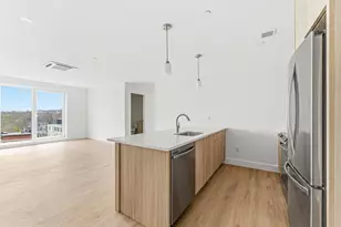 1035 Commonwealth Ave, Boston, MA 02215 - Photo 3