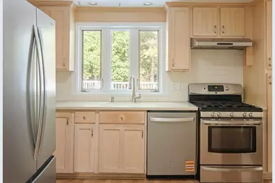 21 Turner Dr, Randolph, MA 02368 - Photo 3