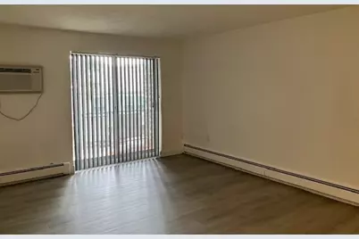 1000 Lexington St #44, Waltham, MA 02452 - Photo 3