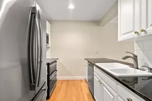 73 Chelsea St, Boston, MA 02129 - Photo 7
