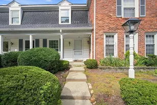 37 Williamsburg Dr, Springfield, MA 01108 - Photo 1