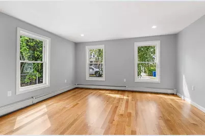 11 Lorenzo St, Leominster, MA 01453 - Photo 5