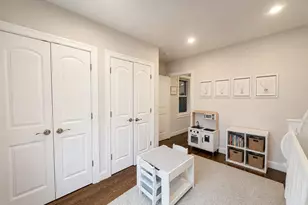 276 Sumner St, Boston, MA 02128 - Photo 15