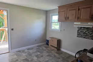 7 Crawford, Palmer, MA 01009 - Photo 3