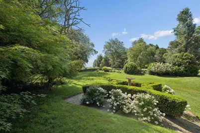 288 Russells Mills Rd, Dartmouth, MA 02748 - Photo 7
