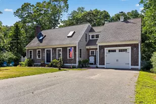 11 Burbank St, Sandwich, MA 02563 - Photo 1
