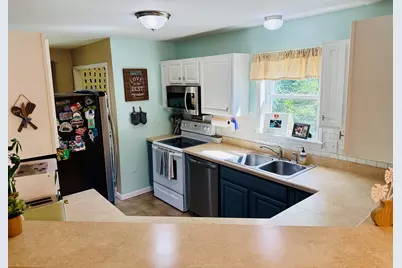 20 Memorial St, Templeton, MA 01436 - Photo 3
