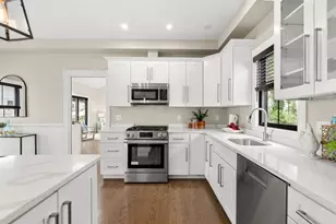 20 Plain St, Boston, MA 02122 - Photo 13