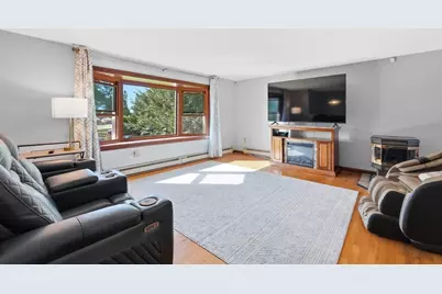 2 Apple Tree Dr, Millbury, MA 01527 - Photo 9