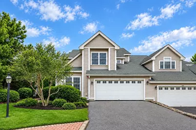 432 Boxwood Ln #432, Clinton, MA 01510 - Photo 1