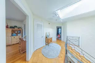 1712 Beacon St, Brookline, MA 02446 - Photo 9