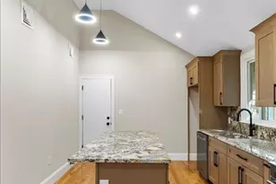 31 Woodale Ave, Boston, MA 02126 - Photo 11