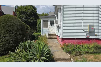 38 Pleasant St, Ware, MA 01082 - Photo 5