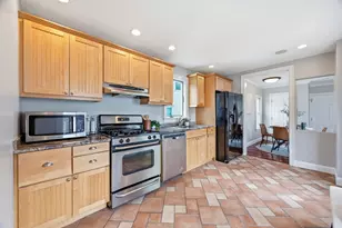 11 Parker St, Boston, MA 02129 - Photo 11