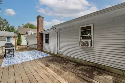 80 Quartus St, Chicopee, MA 01013 - Photo 13