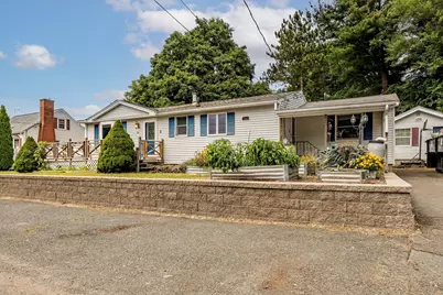80 Quartus St, Chicopee, MA 01013 - Photo 3