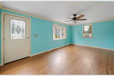 80 Quartus St, Chicopee, MA 01013 - Photo 25