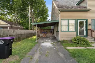 13 Cook St, Holyoke, MA 01040 - Photo 31