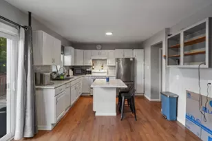 13 Cook St, Holyoke, MA 01040 - Photo 7