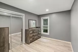 13 Cook St, Holyoke, MA 01040 - Photo 23