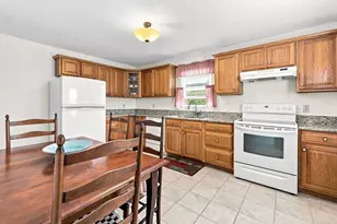 5 Brewster St, New Bedford, MA 02745 - Photo 9