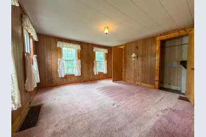 1386 Pleasant St, Athol, MA 01331 - Photo 9