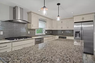 270 Moreland St, Worcester, MA 01609 - Photo 9