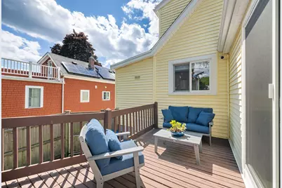 32 Crescent Ave, Beverly, MA 01915 - Photo 9