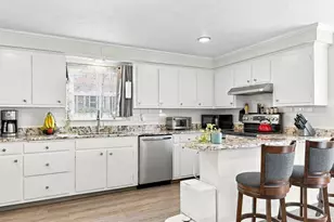 12 Waverly St, Taunton, MA 02780 - Photo 9