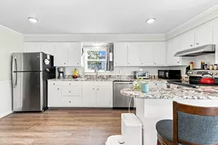 12 Waverly St, Taunton, MA 02780 - Photo 7