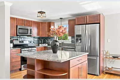33 Buena Vista Ave, Salem, MA 01970 - Photo 7