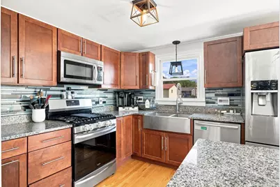 33 Buena Vista Ave, Salem, MA 01970 - Photo 9