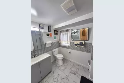 18 Bullard St #1, New Bedford, MA 02746 - Photo 1