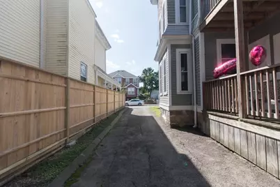 52 Hartford St, Boston, MA 02125 - Photo 33