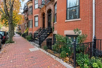 50 Montgomery St #1, Boston, MA 02116 - Photo 17