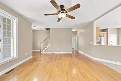 33 Caddyshack Dr, Chicopee, MA 01020 - Photo 9