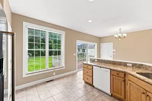 33 Caddyshack Dr, Chicopee, MA 01020 - Photo 17