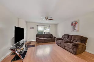 131 Litchfield Pines Dr, Leominster, MA 01453 - Photo 3